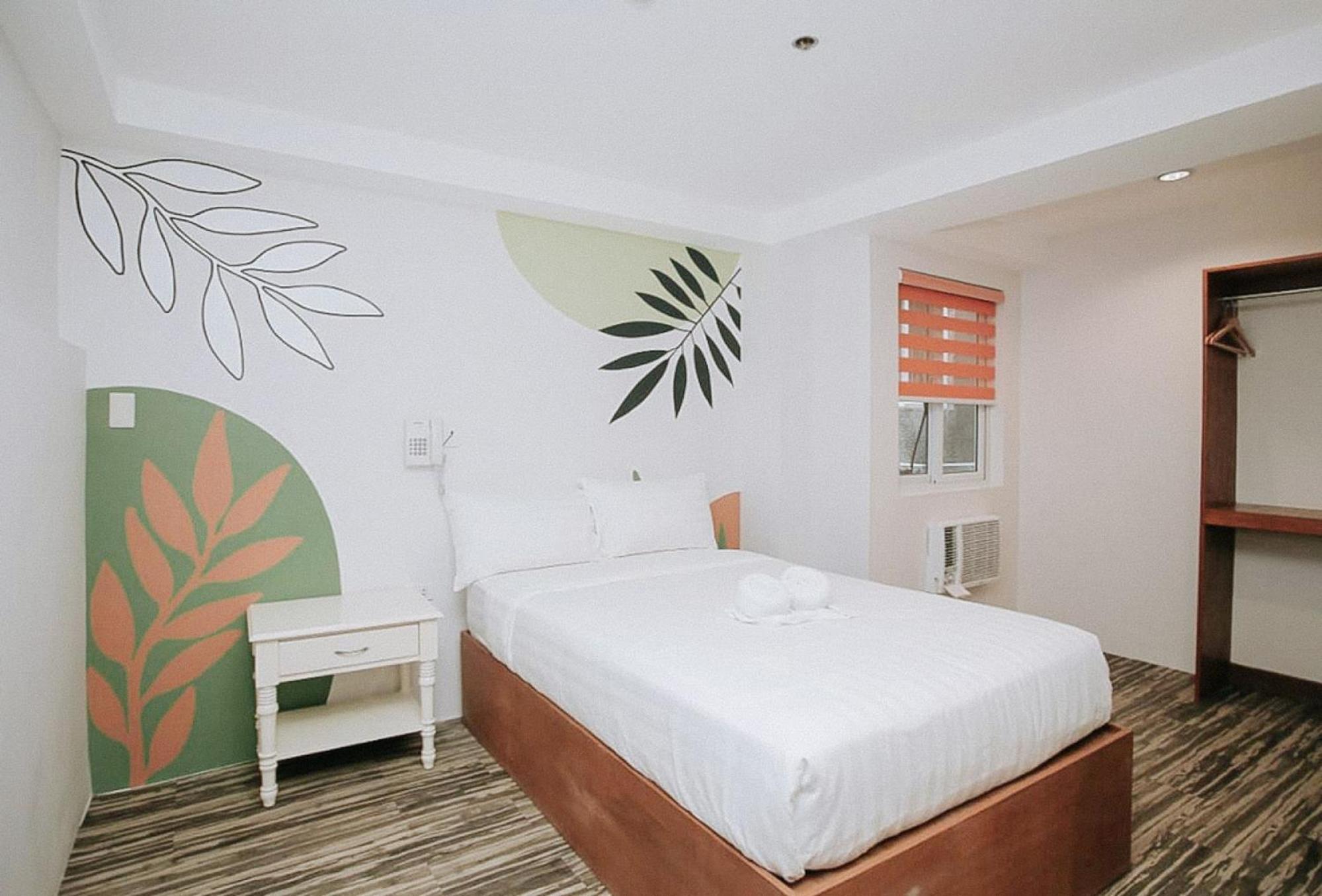 Lea Robert Hotel Angeles Pampanga By Reddoorz Esterno foto