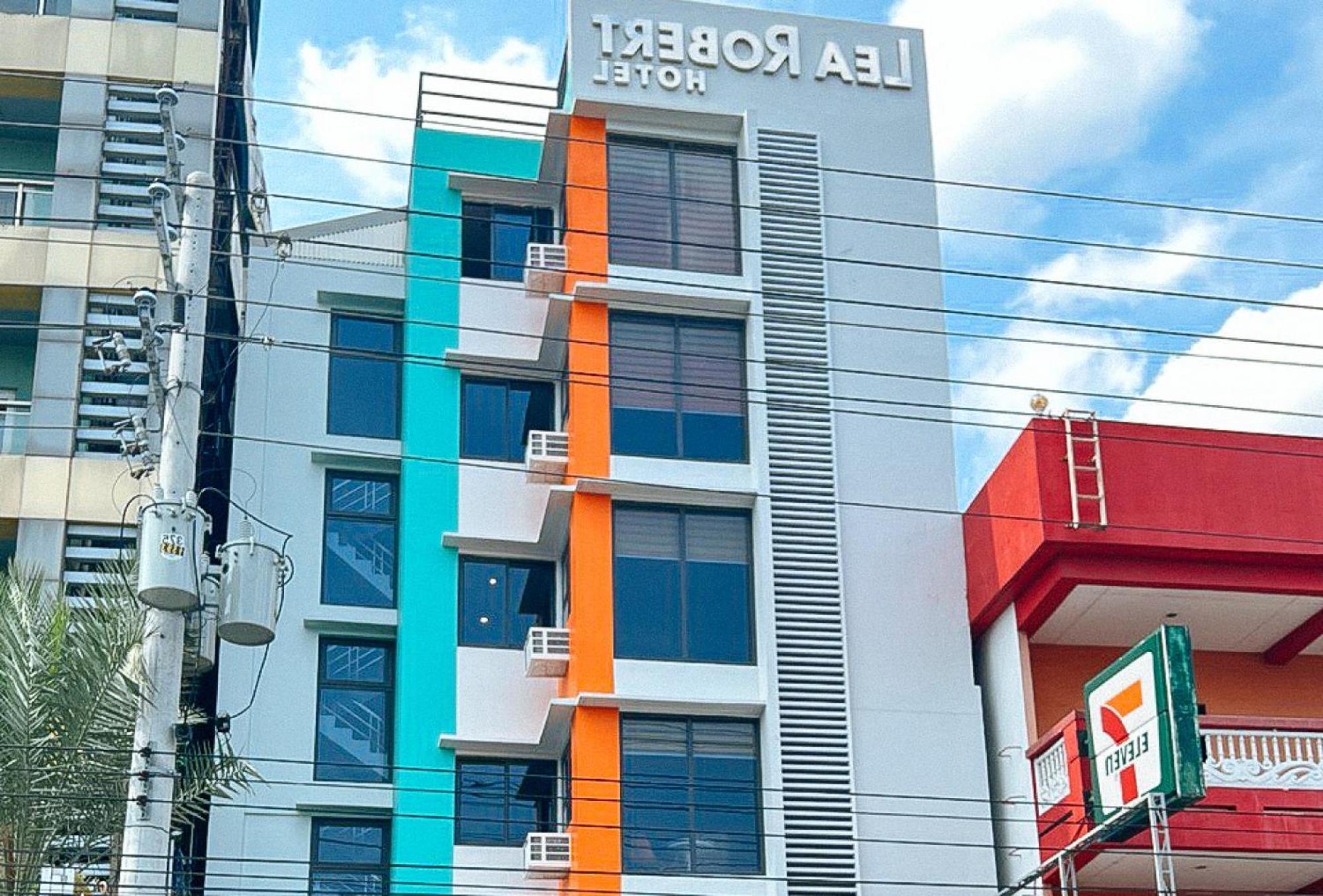 Lea Robert Hotel Angeles Pampanga By Reddoorz Esterno foto